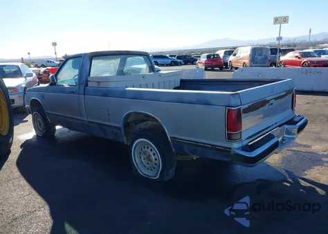 1984 Chevrolet S Truck S10 z USA, uszkodzony, nr VIN 1GCDT14B7E2138205